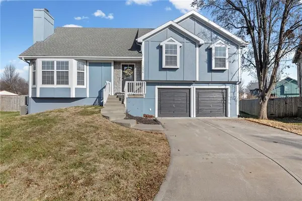 1034 N Parker TER, Olathe, KS 66061