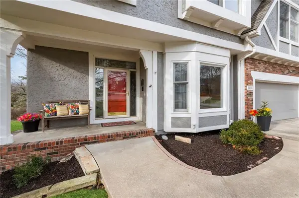 6650 NW MONTICELLO DR, Parkville, MO 64152