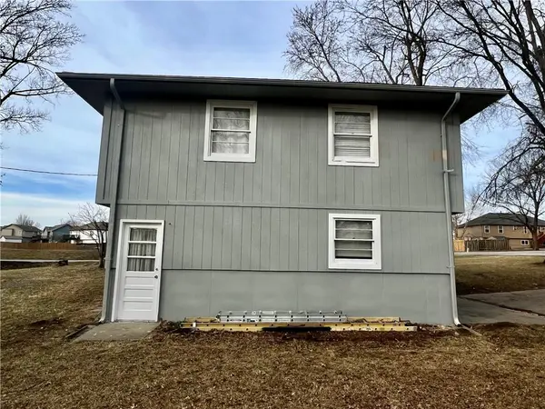 995 N Hurley ST, Peculiar, MO 64078