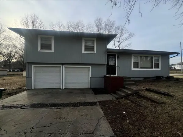 995 N Hurley ST,  Peculiar,  MO 64078