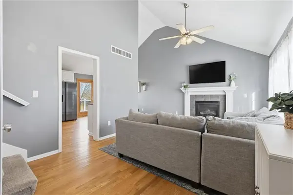 834 N JUNIPER CT, Gardner, KS 66030