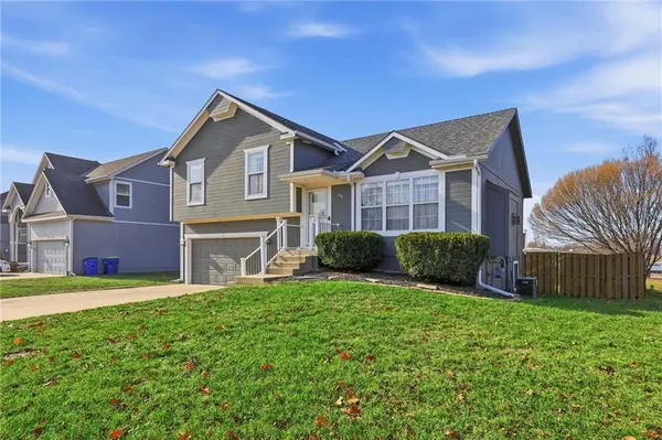 834 N JUNIPER CT, Gardner, KS 66030