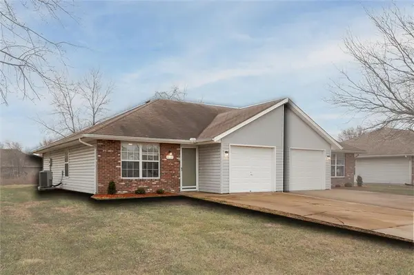 1121 SW Ephraim DR #45B, Grain Valley, MO 64029