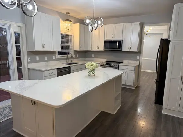15434 Glenwood AVE, Overland Park, KS 66223