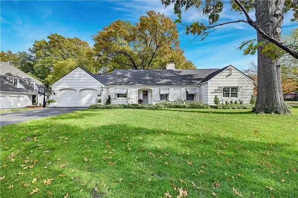 6629 Overhill RD, Mission Hills, KS 66208