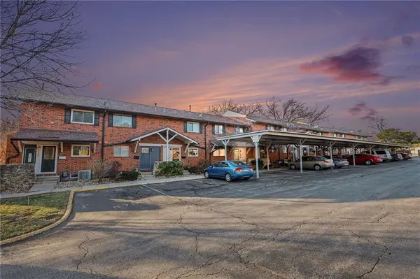 5706 W 97th ST, Overland Park, KS 66207