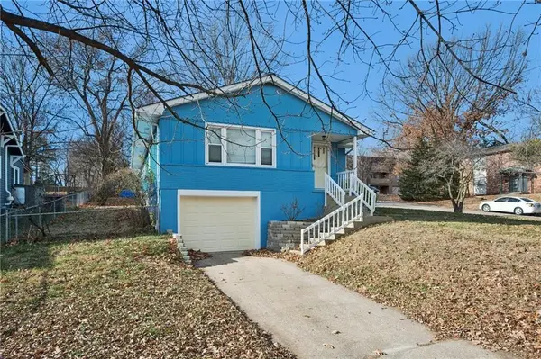 8500 ROBINSON ST, Overland Park, KS 66212