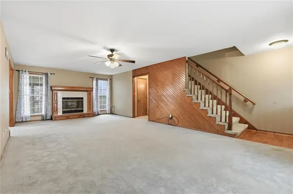 802 S Morgan DR, Peculiar, MO 64078