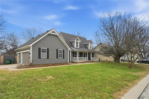 802 S Morgan DR, Peculiar, MO 64078