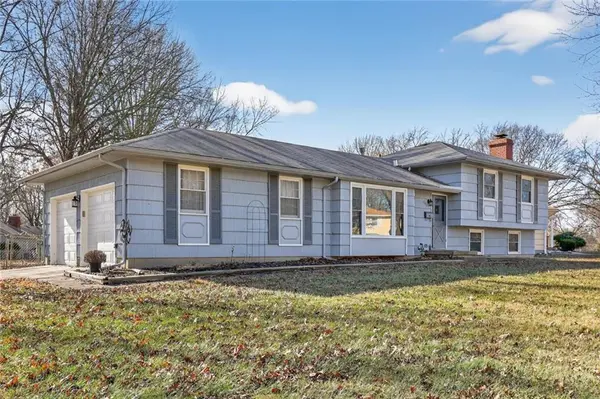 301 HARGIS LN, Belton, MO 64012
