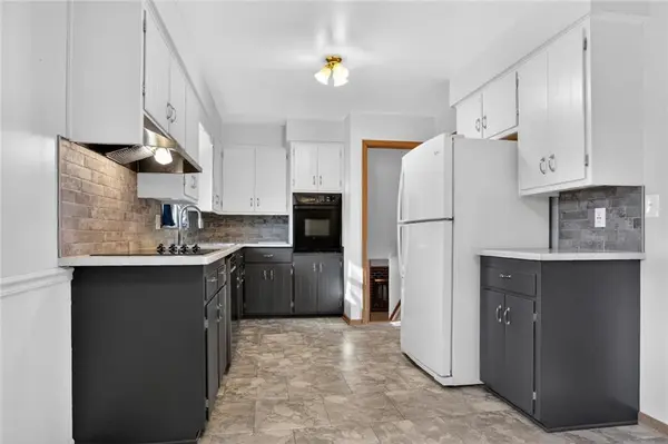 301 HARGIS LN, Belton, MO 64012