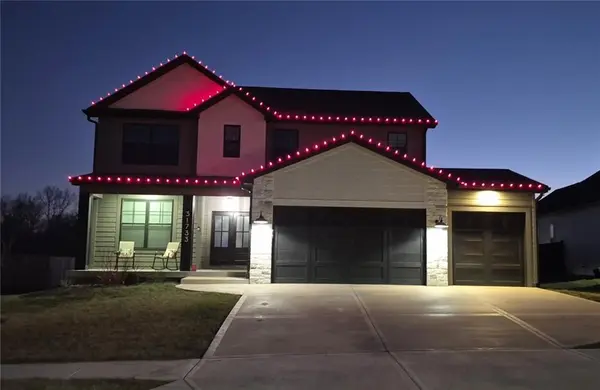 31733 W 168th CT, Gardner, KS 66030