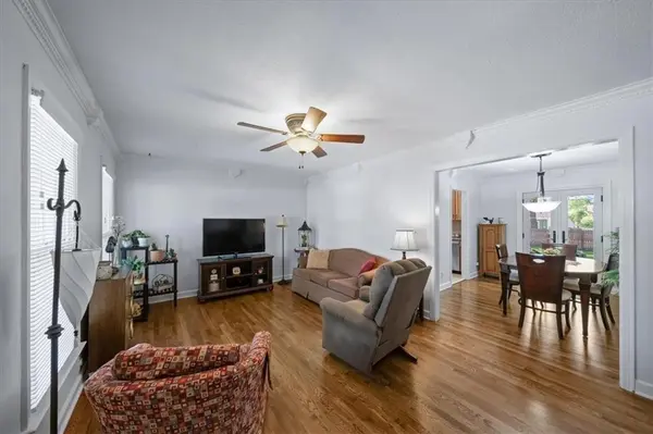 5321 Walmer ST, Mission, KS 66202