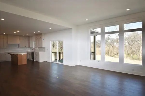 8356 NE 77th TER, Kansas City, MO 64158