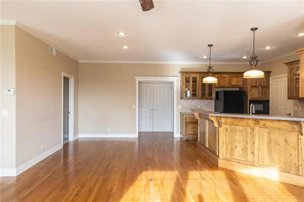 11575 S Bell Ct DR #102, Olathe, KS 66061
