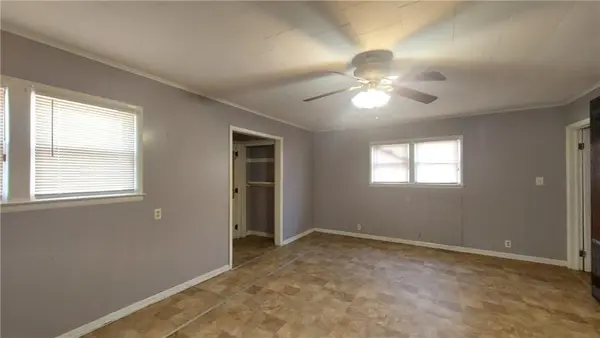 801 E 9th ST, Pittsburg, KS 66762