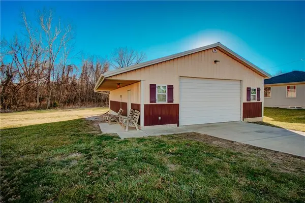 2209 Jil ST, Harrisonville, MO 64701