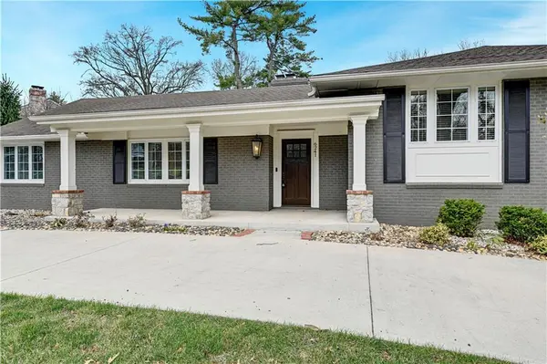 6241 Howe DR, Fairway, KS 66205