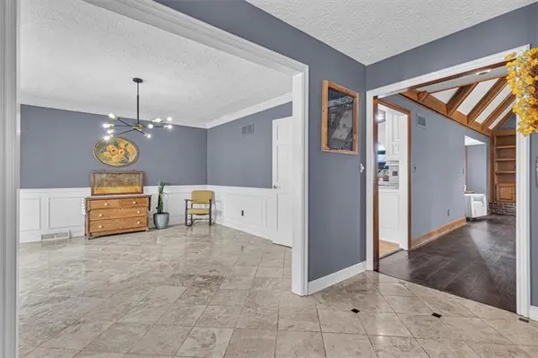 1308 NE Sunny Creek LN, Blue Springs, MO 64014