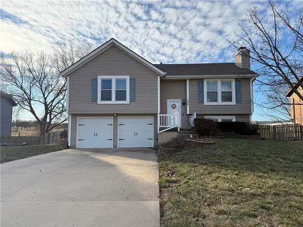 800 20TH AVE #S, Greenwood, MO 64034
