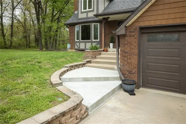 1275 SW 125 RD, Holden, MO 64040