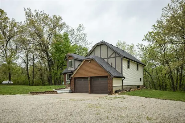 1275 SW 125 RD, Holden, MO 64040