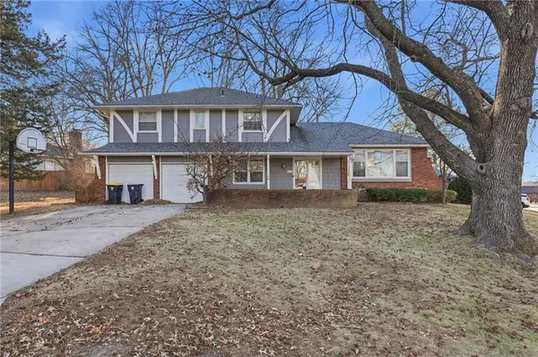 107 W 104th ST, Kansas City, MO 64114