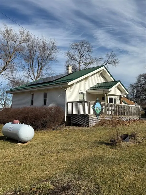 201 E Mcpherson ST, Hopkins, MO 64461
