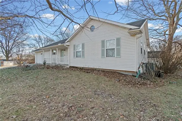 301 Walnut ST, Lathrop, MO 64465
