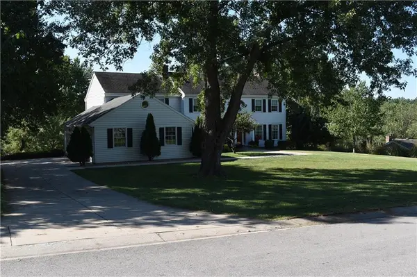 5709 W 164 ST, Stilwell, KS 66085