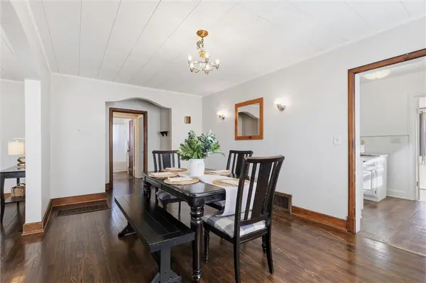 7821 Robinson ST, Overland Park, KS 66204