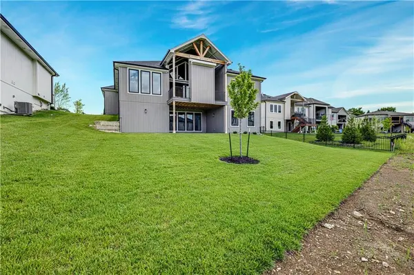 24999 W 98th PL, Lenexa, KS 66227