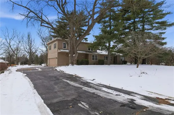 6209 NW Tower DR, Platte Woods, MO 64151