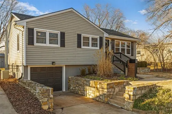 602 S Cedar ST, Belton, MO 64012