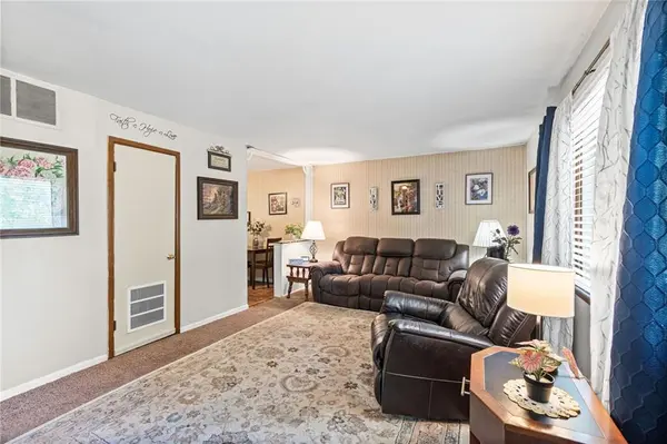 6700 River RD, Pleasant Valley, MO 64068
