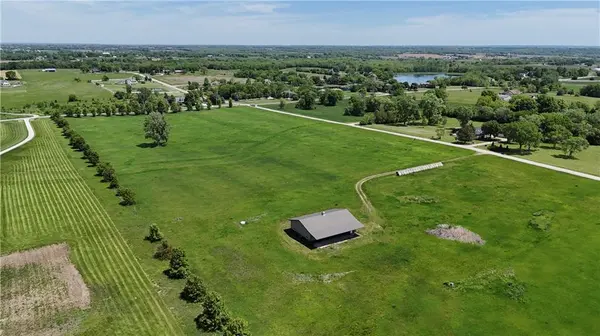 4500 W 223 ST, Bucyrus, KS 66013
