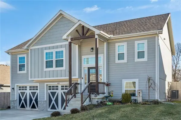 409 Lilly LN, Liberty, MO 64068