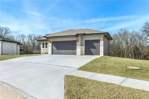 1206 NW 5th ST, Oak Grove, MO 64075