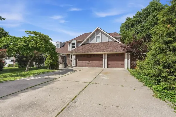 4100 NE SHADY LANE DR, Gladstone, MO 64119