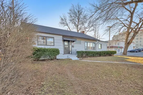 1103 N 24th ST, St Joseph, MO 64506