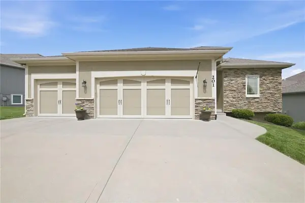 201 S Marimack DR, Kearney, MO 64060