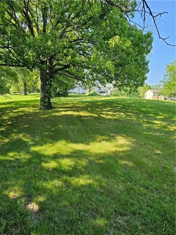 30720 W 83rd ST, De Soto, KS 66018