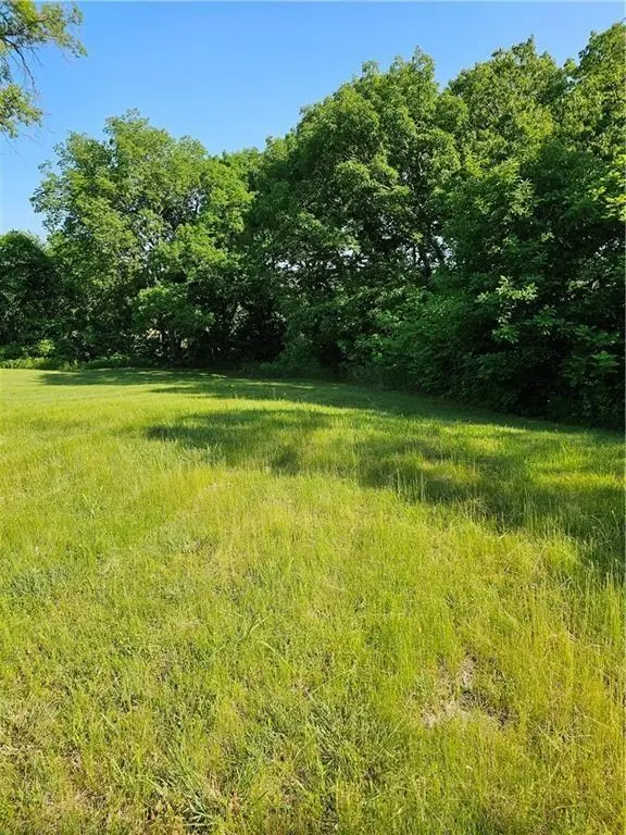 30720 W 83rd ST, De Soto, KS 66018
