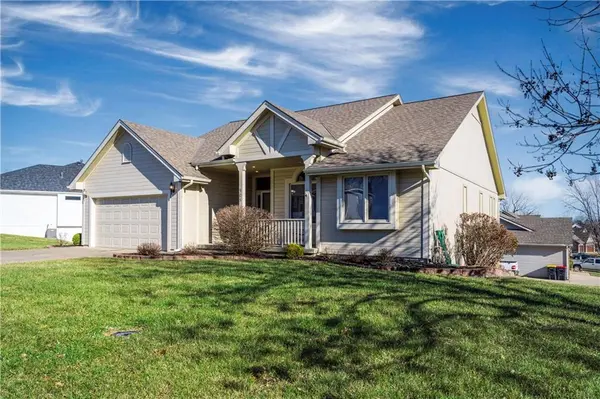 905 Susan ST, Kearney, MO 64060