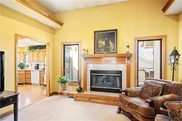905 Susan ST, Kearney, MO 64060