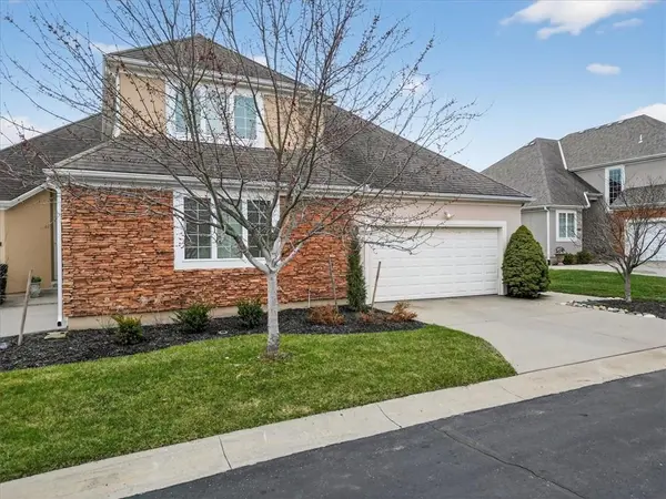 6915 W 129th PL, Overland Park, KS 66209