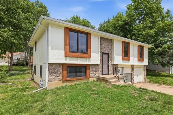 14208 W 63rd ST, Shawnee, KS 66216