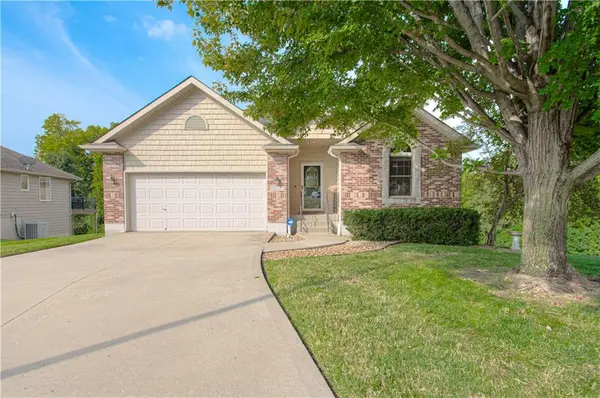 4500 Harvard LN, Kansas City, MO 64133