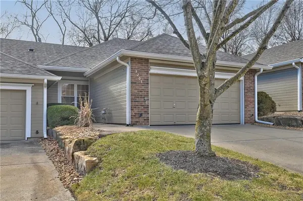 3203 NW 67th ST, Kansas City, MO 64151