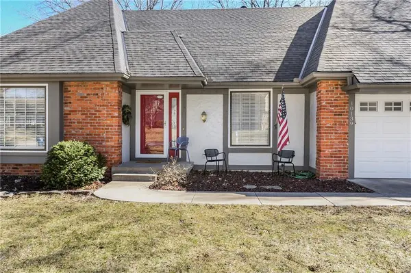10139 Earnshaw ST, Lenexa, KS 66215